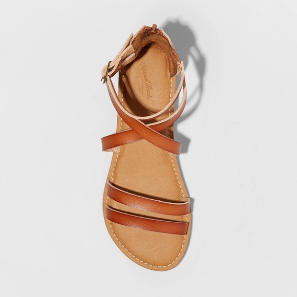 NWT – Universal Thread Brown Strappy Sandals. Size 6.5 - Picture 3 of 8